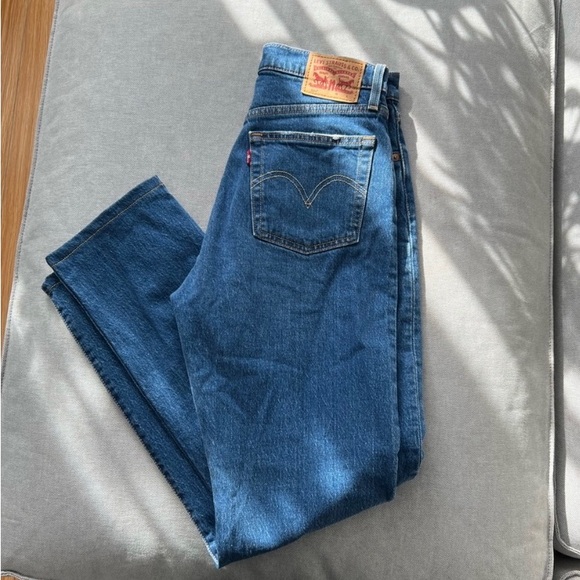 Levi’s Straight Jeans - Picture 1 of 4